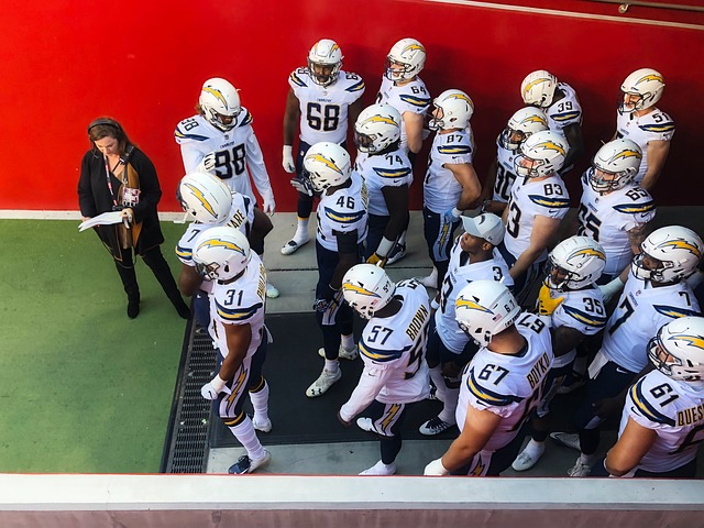 曼城放走他亏大了!19球4助兑现1亿身价,带队三线争冠,打脸瓜帅.